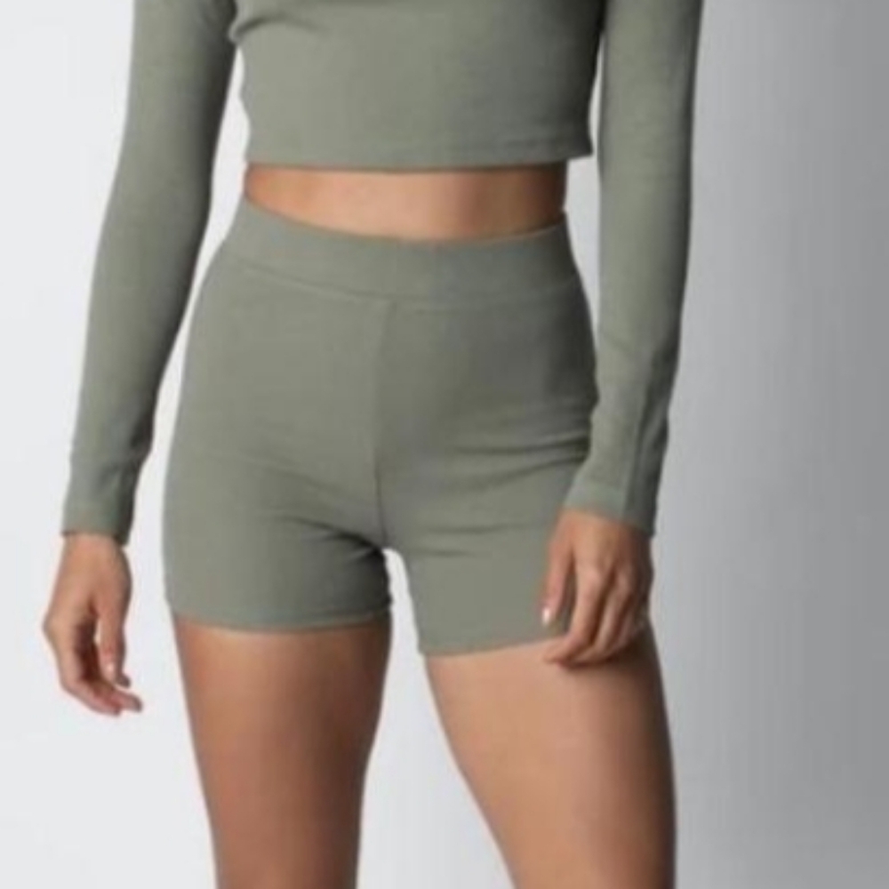 Talentless Women's Ribbed Knit Shorts Green Size Large New With Tag